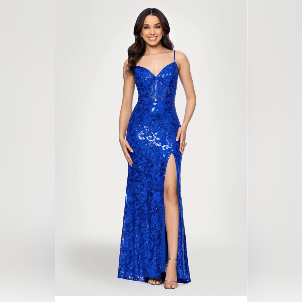 Womens Clothing 712